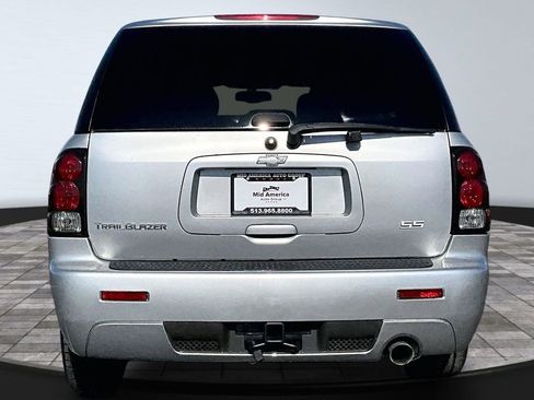 Used 2008 Chevrolet TrailBlazer SS w/ Sun And 6-Disc Cd Package image 4