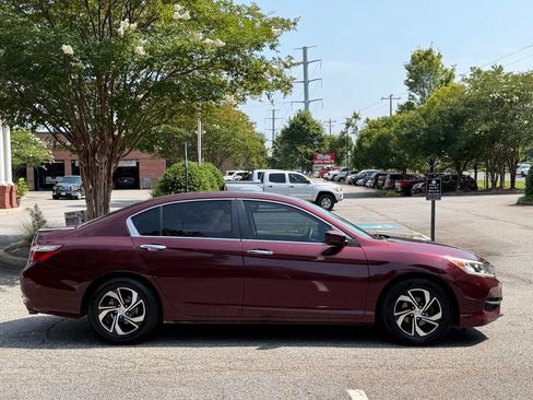 Used 2016 Honda Accord LX image 5