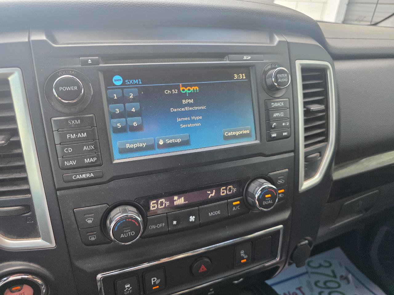 Used 2018 Nissan Titan SV w/ SV Convenience Package AWD/4WD image 25