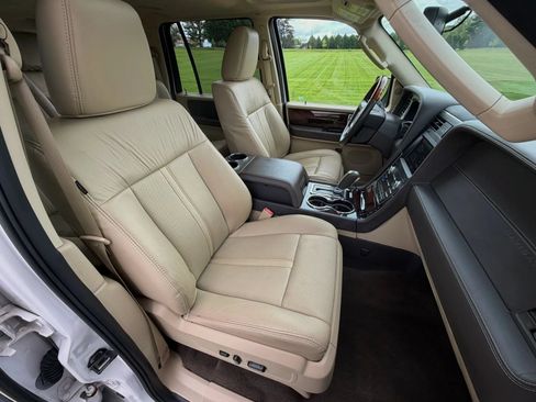 Used 2015 Lincoln Navigator L 4WD w/ Equipment Group 101A Reserve image 88