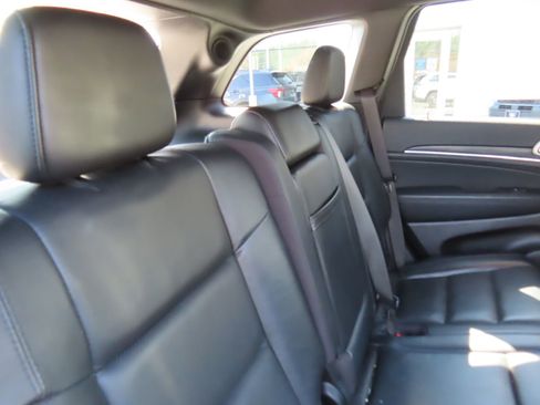 Used 2021 Jeep Grand Cherokee Limited w/ Luxury Group II image 33