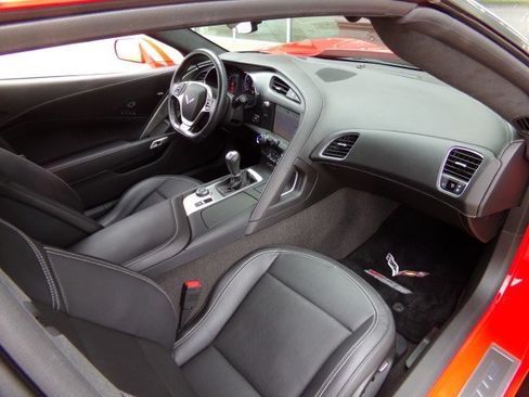 Used 2015 Chevrolet Corvette Z06 w/ 3LZ Preferred Equipment Group RWD image 23
