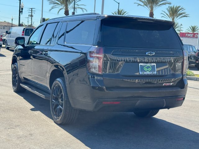 Certified 2023 Chevrolet Suburban RST w/ Luxury Package AWD/4WD image 3