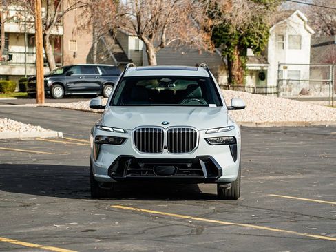 Used 2023 BMW X7 xDrive40i w/ M Sport Package image 2