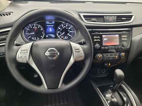 Used 2015 Nissan Rogue S FWD image 22