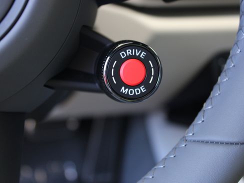Certified 2025 Porsche 911 Carrera GTS RWD image 22