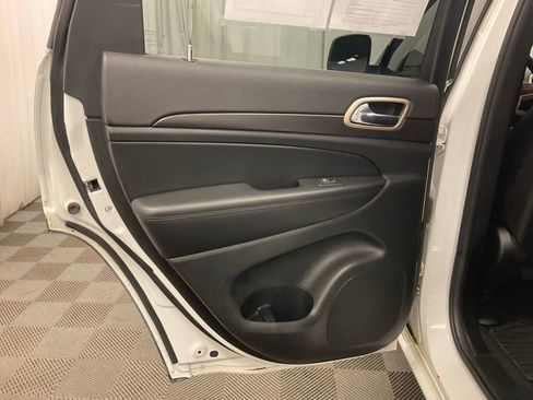 Used 2015 Jeep Grand Cherokee Altitude image 24