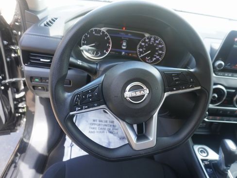 Used 2024 Nissan Sentra SV image 9