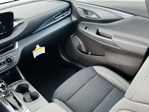 New 2025 Buick Envista Preferred w/ Convenience I Package image 17