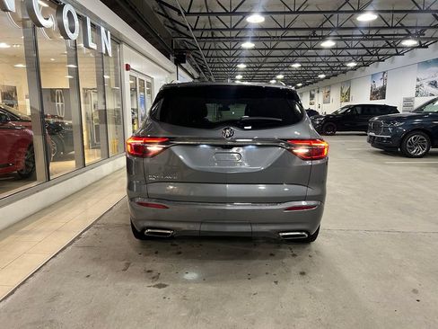 Used 2020 Buick Enclave Avenir w/ Avenir Technology Package AWD/4WD image 4