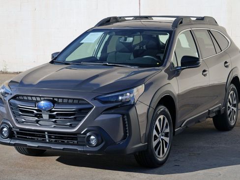 Used 2024 Subaru Outback Premium AWD/4WD image 46