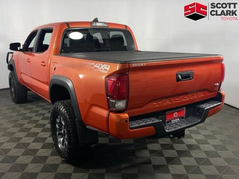 Used 2017 Toyota Tacoma TRD Off-Road w/ Premium & Technology Package AWD/4WD image 6