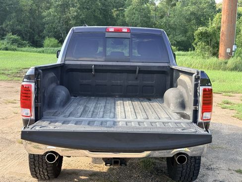 Used 2015 RAM 1500 Laramie w/ Convenience Group AWD/4WD image 9