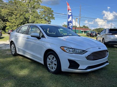 Used 2019 Ford Fusion S FWD image 2