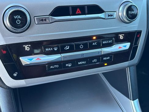 Used 2021 Ford Explorer XLT w/ Equipment Group 202A image 22