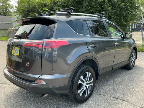 Used 2018 Toyota RAV4 LE w/ Carpet Mat Package AWD/4WD image 8
