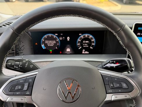 Used 2025 Volkswagen Tiguan S image 14