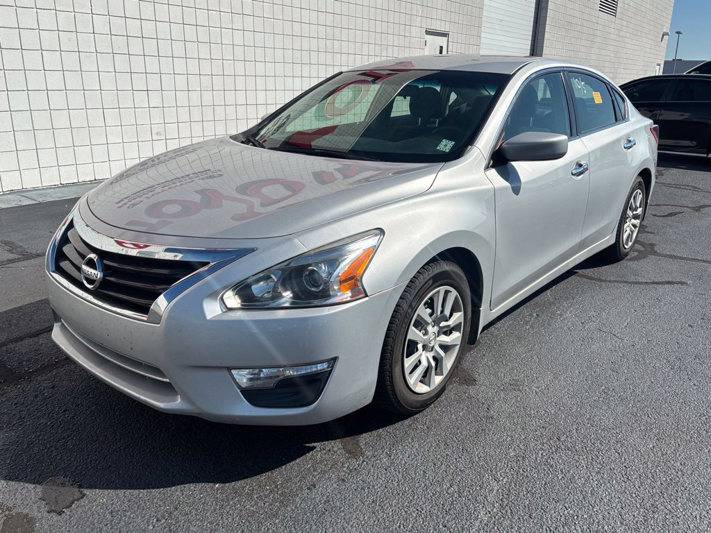 Used 2013 Nissan Altima 2.5 S FWD image 1