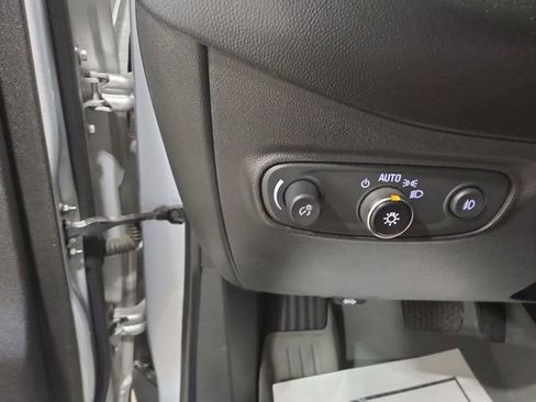 Used 2020 Chevrolet Equinox LT AWD/4WD image 19