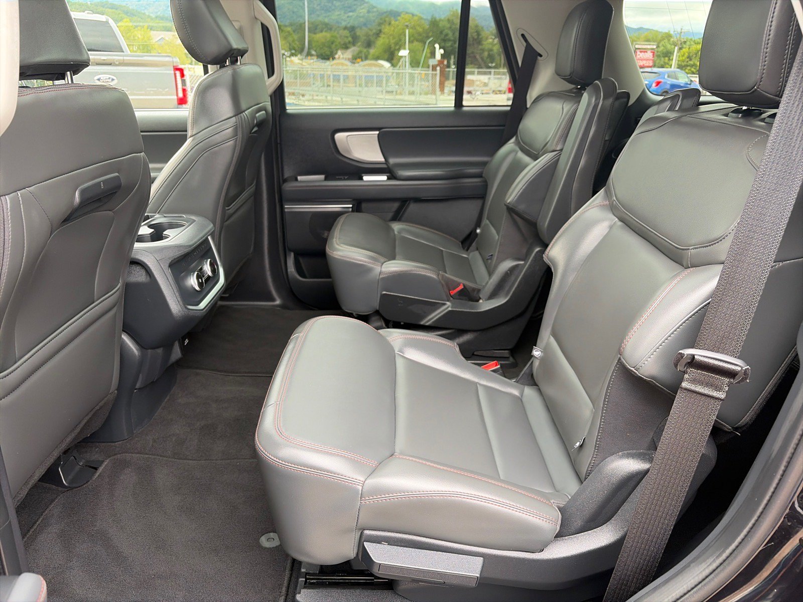 Certified 2025 Ford Expedition Active AWD/4WD image 18
