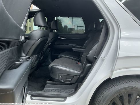 Used 2024 Hyundai Palisade Calligraphy image 10