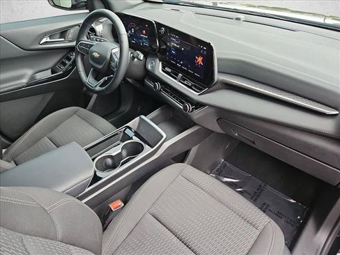 Certified 2025 Chevrolet Equinox LT FWD image 28