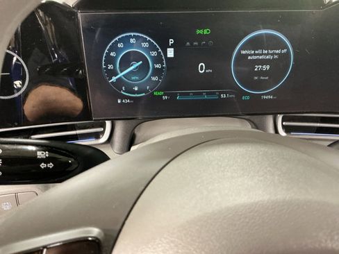 Certified 2024 Hyundai Elantra Blue image 10