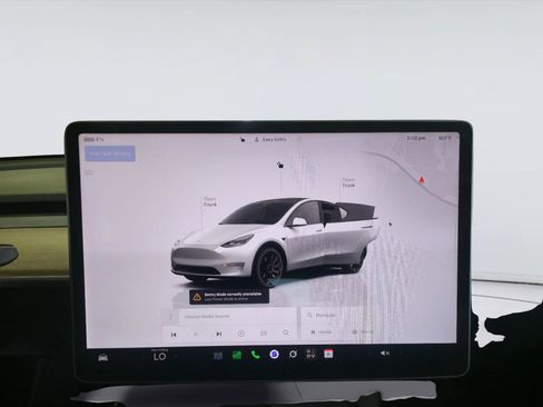 Used 2022 Tesla Model Y Performance AWD/4WD image 16