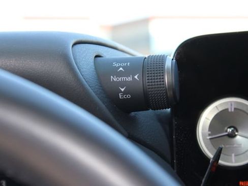 Used 2024 Lexus ES 300h w/ Premium Package FWD image 30
