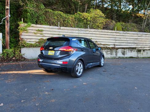 Used 2018 Chevrolet Bolt LT image 3