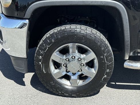 Used 2016 GMC Sierra 2500 SLT w/ Duramax Plus Package AWD/4WD image 10