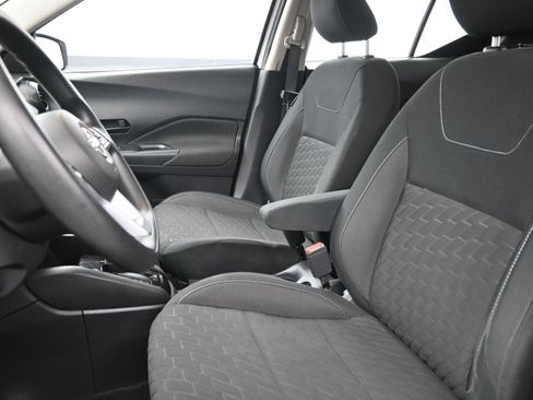 Used 2022 Nissan Kicks S FWD image 11