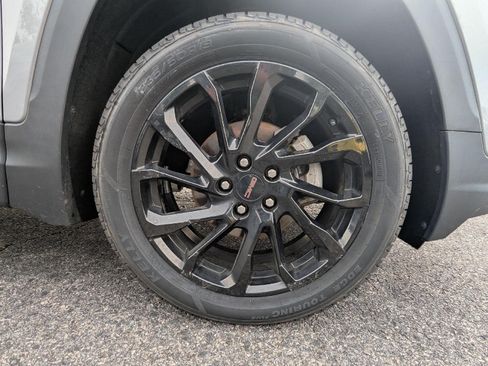 Used 2023 GMC Terrain SLE w/ Elevation Edition AWD/4WD image 9