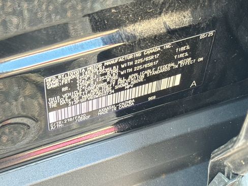 Used 2025 Toyota RAV4 XLE AWD/4WD image 47