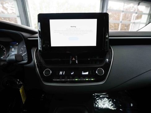 Used 2023 Toyota Corolla LE image 17