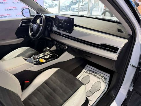 Used 2025 Mitsubishi Outlander Trail Edition image 58