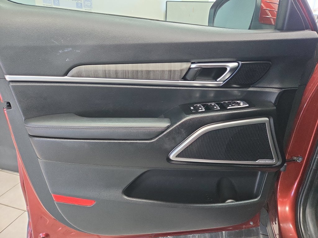 Used 2023 Kia Telluride AWD image 36