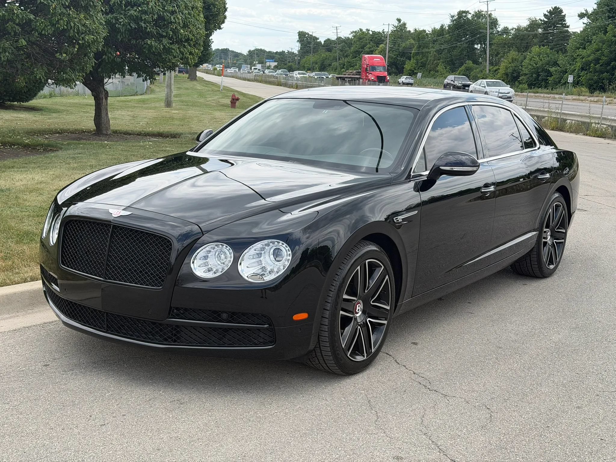 Used 2016 Bentley Flying Spur V8 AWD/4WD image 1