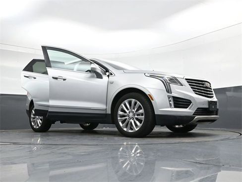 Used 2017 Cadillac XT5 Platinum image 36