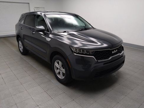 Used 2023 Kia Sorento LX AWD/4WD image 11