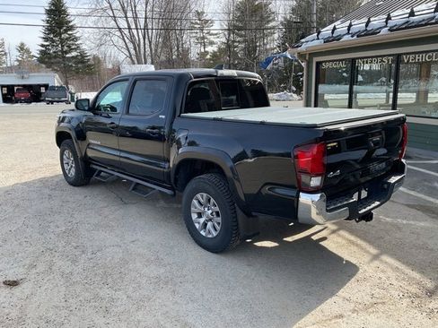Used 2019 Toyota Tacoma SR5 AWD/4WD image 12
