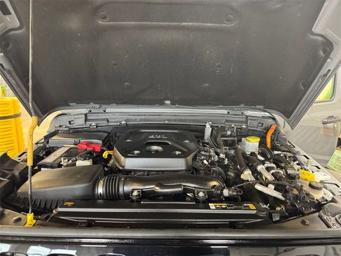 Used 2023 Jeep Wrangler Unlimited w/ Cold Weather Group image 27