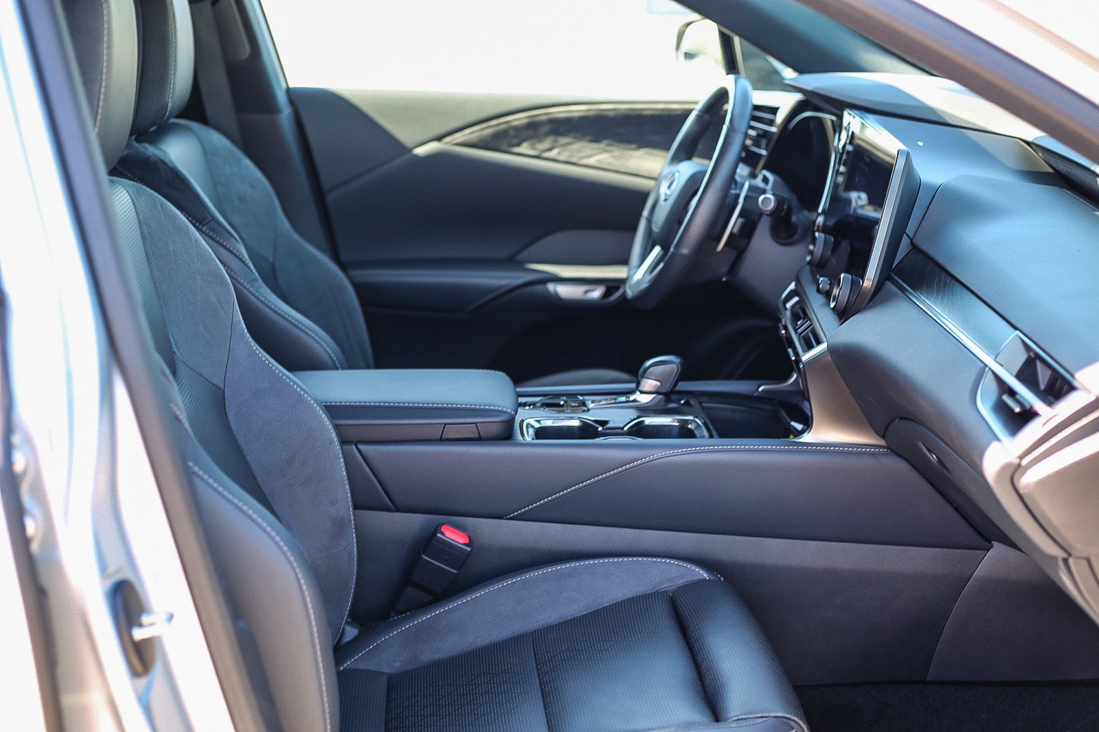 Used 2023 Lexus RX 350 FWD w/ Accessory Package (A2) image 16
