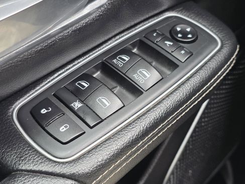Used 2021 RAM 1500 Laramie w/ Laramie Southwest Edition AWD/4WD image 9