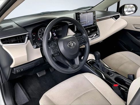 Used 2021 Toyota Corolla LE image 14