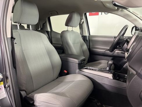 Certified 2017 Toyota Tacoma SR5 w/ Tow Package image 32