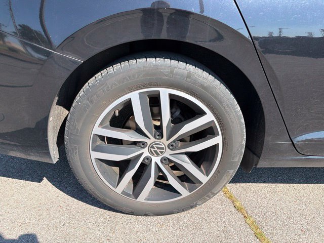 Used 2025 Volkswagen Jetta SE FWD image 18