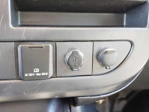 Used 2017 Chevrolet Express 2500 RWD image 23