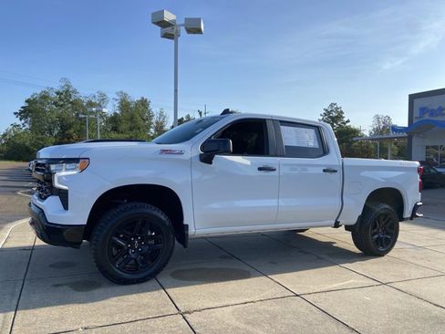 Used 2023 Chevrolet Silverado 1500 LT Trail Boss w/ Protection Package AWD/4WD image 6