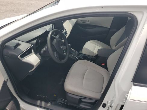 Used 2021 Toyota Corolla LE w/ LE Convenience Package FWD image 10
